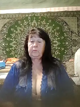 Snapshot of CrystalLime6411 chatting on November 11, 6:14 pm CrystalLime6411 online show from November 11, 6:14 pm