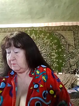 Snapshot of CrystalLime6411 chatting on December 2, 8:38 am CrystalLime6411 online show from December 2, 8:38 am