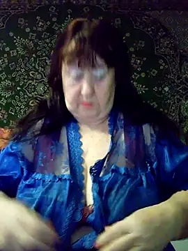 Snapshot of CrystalLime6411 chatting on February 5, 3:13 am CrystalLime6411 online show from February 5, 3:13 am