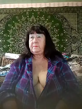 Snapshot of CrystalLime6411 chatting on October 23, 6:12 am CrystalLime6411 online show from October 23, 6:12 am