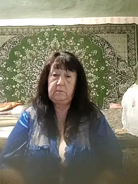 Snapshot of CrystalLime6411 chatting on November 11, 5:24 am CrystalLime6411 online show from November 11, 5:24 am