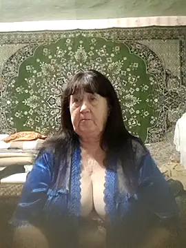 Snapshot of CrystalLime6411 chatting on November 7, 6:23 pm CrystalLime6411 online show from November 7, 6:23 pm