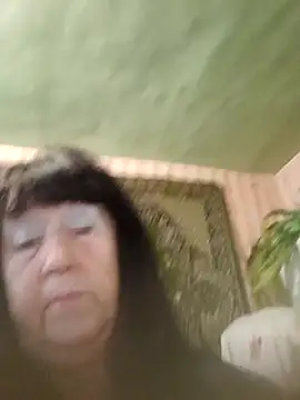 Snapshot of CrystalLime6411 chatting on November 2, 6:18 am CrystalLime6411 online show from November 2, 6:18 am