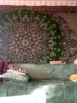 Snapshot of CrystalLime6411 chatting on February 22, 1:24 pm CrystalLime6411 online show from February 22, 1:24 pm