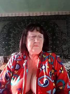 Snapshot of CrystalLime6411 chatting on December 5, 11:31 am CrystalLime6411 online show from December 5, 11:31 am