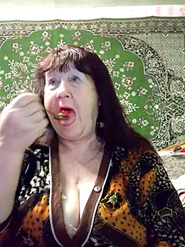 Snapshot of CrystalLime6411 chatting on January 8, 10:05 pm CrystalLime6411 online show from January 8, 10:05 pm