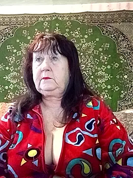 Snapshot of CrystalLime6411 chatting on January 11, 8:43 am CrystalLime6411 online show from January 11, 8:43 am