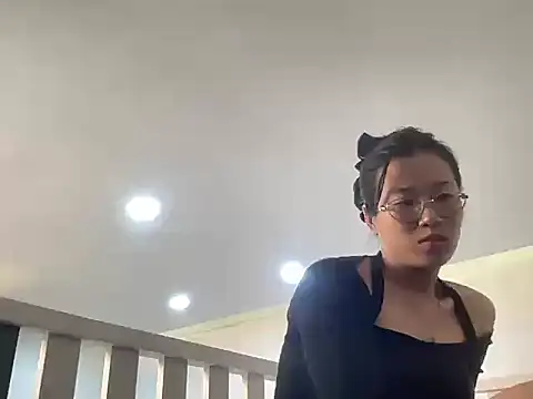 Linh9999- online show from October 15, 8:33 am