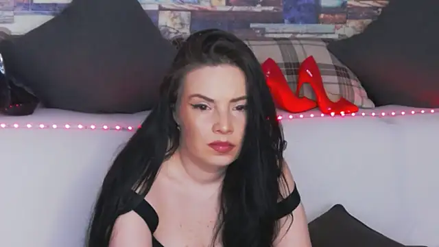 Snapshot of GrayLunna chatting on April 25, 3:53 am GrayLunna online show from April 25, 3:53 am