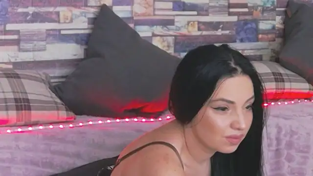 GrayLunna online show from October 26, 6:03 am