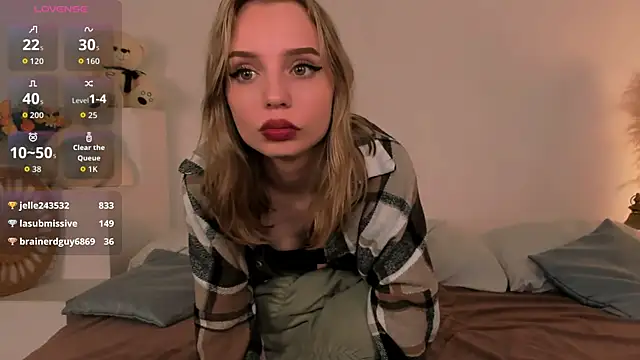 Snapshot of Little_Clare chatting on June 28, 2:34 pm Little Clare online show from June 28, 2:34 pm