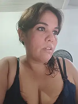 Bellapotencia1985 online show from May 17, 9:53 am