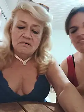 Snapshot of Bellapotencia1985 chatting on July 15, 10:22 am Bellapotencia1985 online show from July 15, 10:22 am