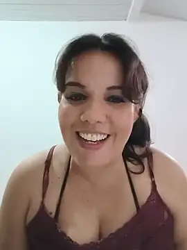 Snapshot of Bellapotencia1985 chatting on July 18, 9:51 am Bellapotencia1985 online show from July 18, 9:51 am