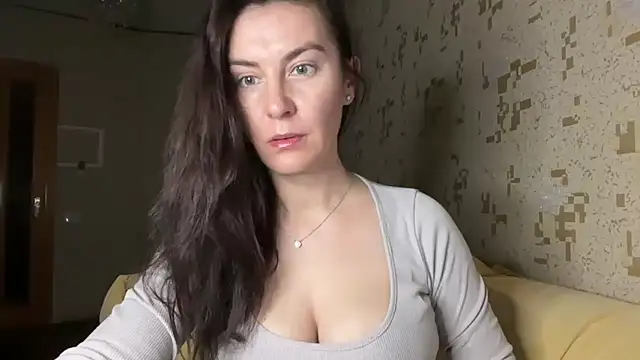 KatalinaQE online show from February 6, 3:24 am