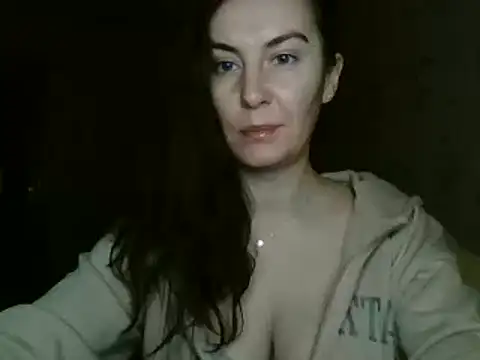Snapshot of KatalinaQE chatting on October 20, 4:03 am KatalinaQE online show from October 20, 4:03 am