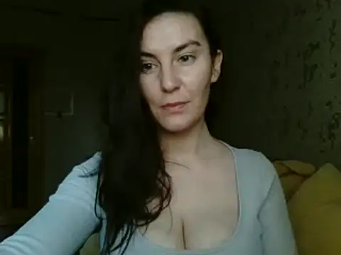 Snapshot of KatalinaQE chatting on October 2, 7:56 am KatalinaQE online show from October 2, 7:56 am