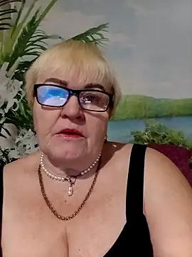 VioletSweet5566 online show from January 8, 7:03 am