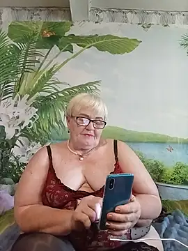 Snapshot of VioletSweet5566 chatting on June 30, 1:11 pm VioletSweet5566 online show from June 30, 1:11 pm