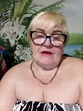 VioletSweet5566 online show from April 19, 6:10 pm