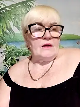 VioletSweet5566 online show from April 1, 6:05 pm