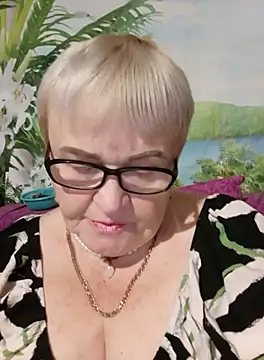 VioletSweet5566 online show from October 2, 3:59 pm