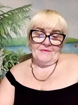 VioletSweet5566 online show from May 3, 9:18 pm