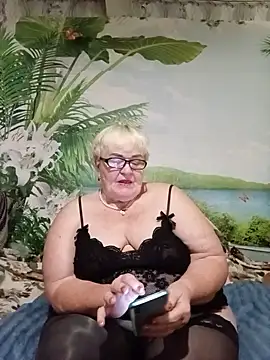Snapshot of VioletSweet5566 chatting on July 6, 4:20 pm VioletSweet5566 online show from July 6, 4:20 pm