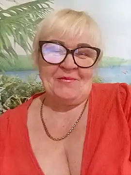 VioletSweet5566 online show from April 14, 9:36 am