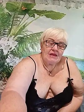 Snapshot of VioletSweet5566 chatting on July 18, 8:01 am VioletSweet5566 online show from July 18, 8:01 am