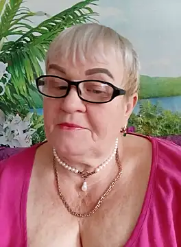 VioletSweet5566 online show from October 3, 9:00 am