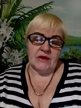 VioletSweet5566 online show from December 16, 8:40 am