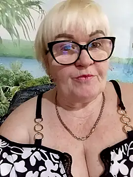 VioletSweet5566 online show from April 10, 8:43 am