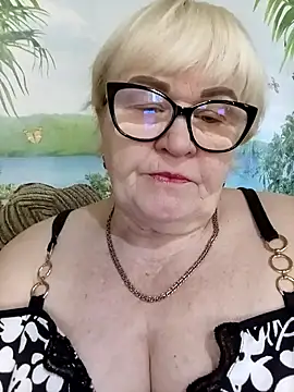 VioletSweet5566 online show from May 3, 6:07 am
