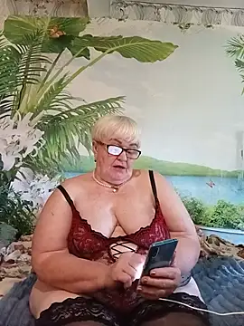 Snapshot of VioletSweet5566 chatting on July 4, 6:53 am VioletSweet5566 online show from July 4, 6:53 am