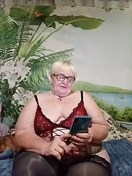 Snapshot of VioletSweet5566 chatting on July 7, 4:10 pm VioletSweet5566 online show from July 7, 4:10 pm