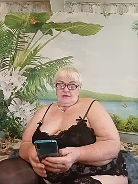 Snapshot of VioletSweet5566 chatting on July 10, 6:35 am VioletSweet5566 online show from July 10, 6:35 am