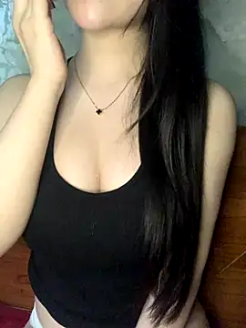 Snapshot of Lyly11 chatting on November 8, 7:34 am Lyly11 online show from November 8, 7:34 am