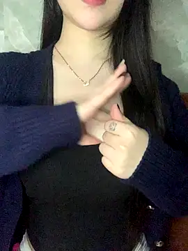 Snapshot of Lyly11 chatting on December 19, 1:53 am Lyly11 online show from December 19, 1:53 am