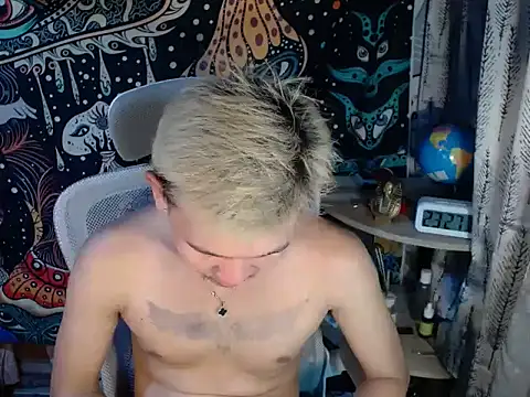 Snapshot of RalfAsian25 chatting on May 12, 3:29 pm RalfAsian25 online show from May 12, 3:29 pm
