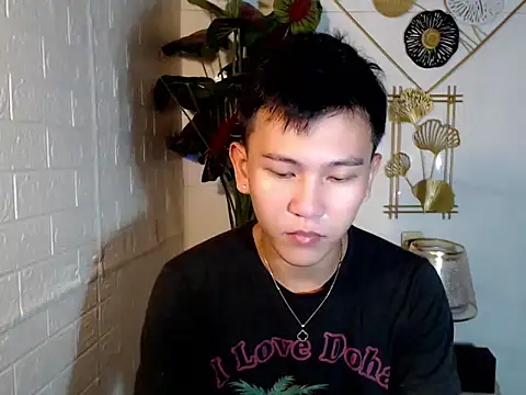 Snapshot of RalfAsian25 chatting on May 13, 5:58 am RalfAsian25 online show from May 13, 5:58 am