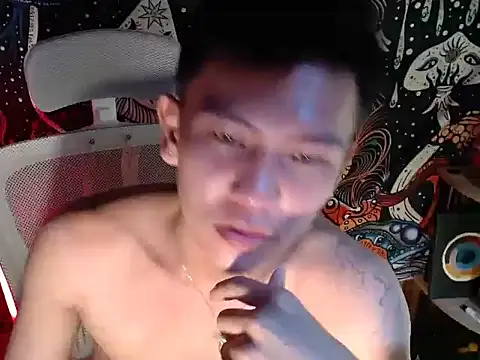 Snapshot of RalfAsian25 chatting on May 21, 3:53 pm RalfAsian25 online show from May 21, 3:53 pm
