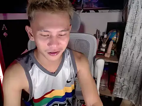 RalfAsian25 online show from April 7, 10:39 am