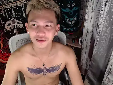 Snapshot of RalfAsian25 chatting on May 5, 12:13 am RalfAsian25 online show from May 5, 12:13 am