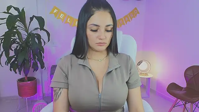 Julieta92  online show from April 28, 9:19 pm