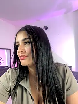 Snapshot of Julieta92_ chatting on October 2, 9:07 pm Julieta92 online show from October 2, 9:07 pm