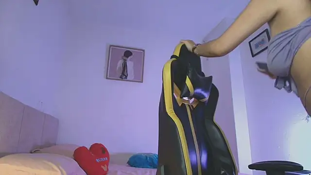 Snapshot of Julieta92_ chatting on June 3, 2:33 pm Julieta92 online show from June 3, 2:33 pm