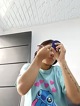 Snapshot of Little-Pussy-Sweet chatting on November 26, 1:22 pm Little-Pussy-Sweet online show from November 26, 1:22 pm