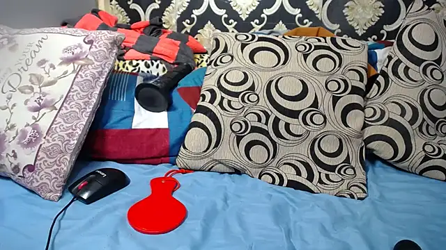 Snapshot of Ozimpho chatting on October 24, 3:11 pm Ozimpho online show from October 24, 3:11 pm