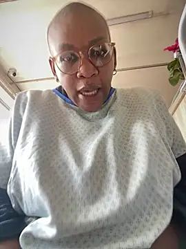 Snapshot of Ozimpho chatting on May 19, 10:00 am Ozimpho online show from May 19, 10:00 am